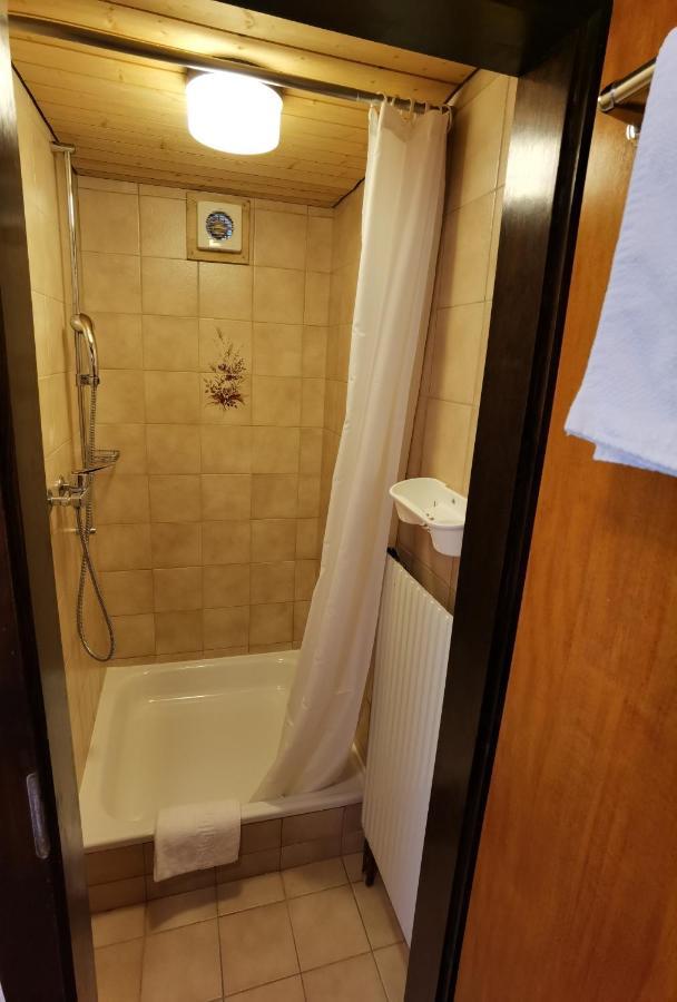 Auberge Ла Цумаз Екстериор снимка